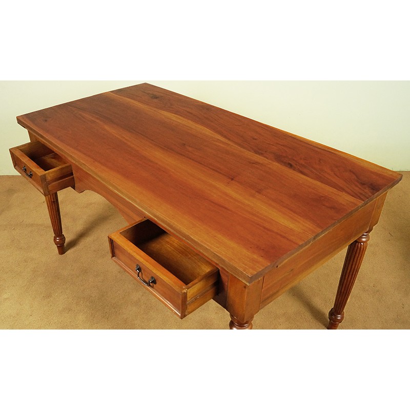 colonial style desk        <h3 class=